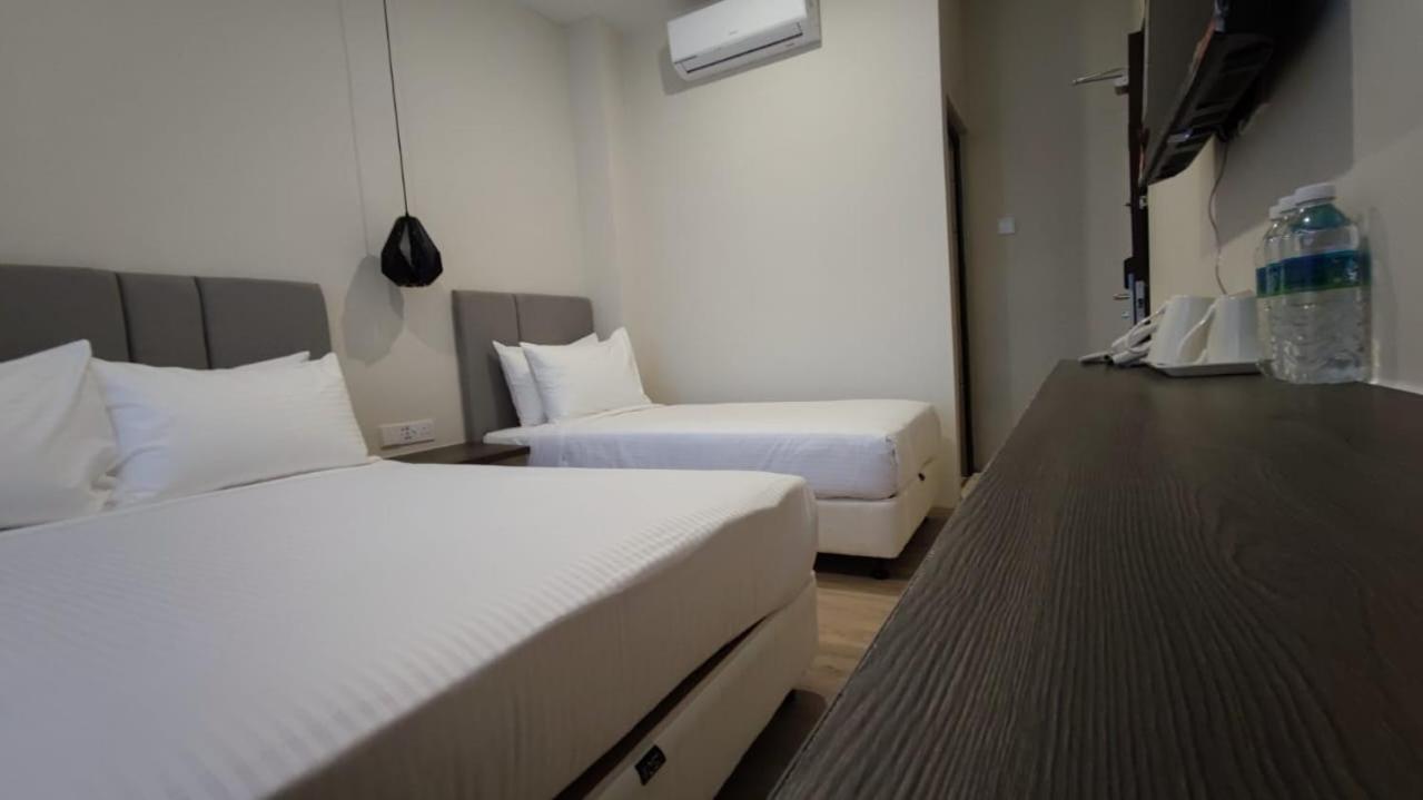 Kamar Triple dengan Shower